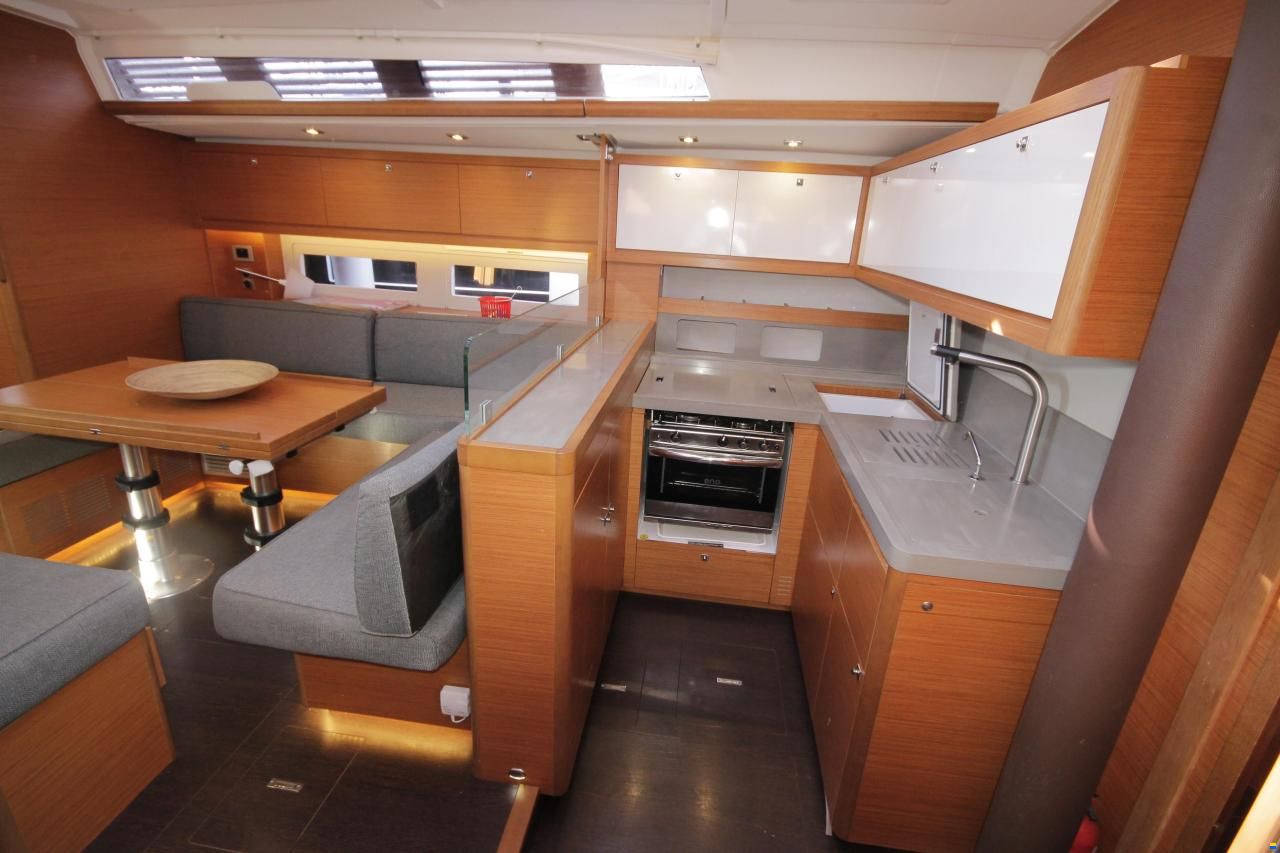 Dufour 530