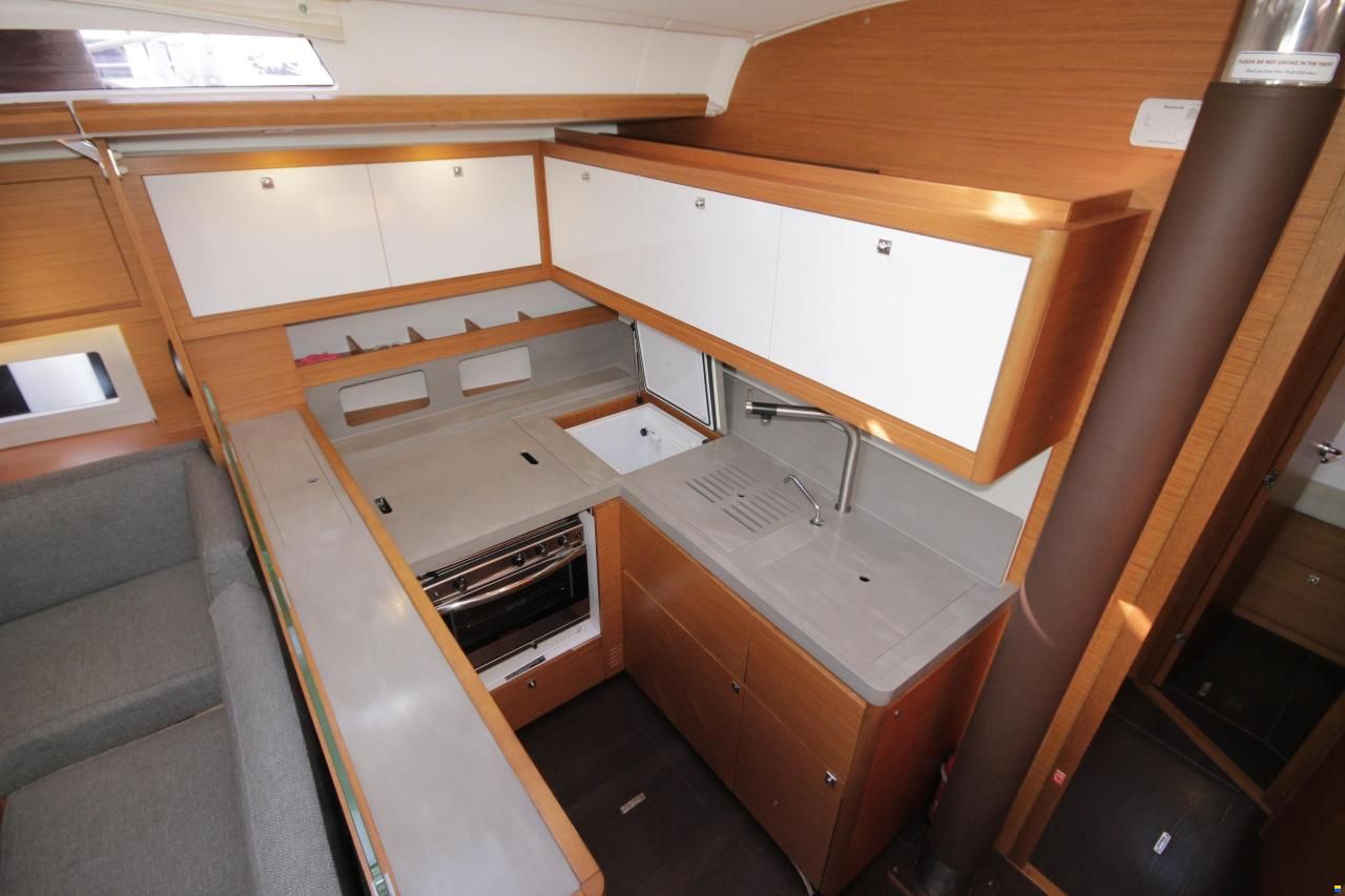 Dufour 530