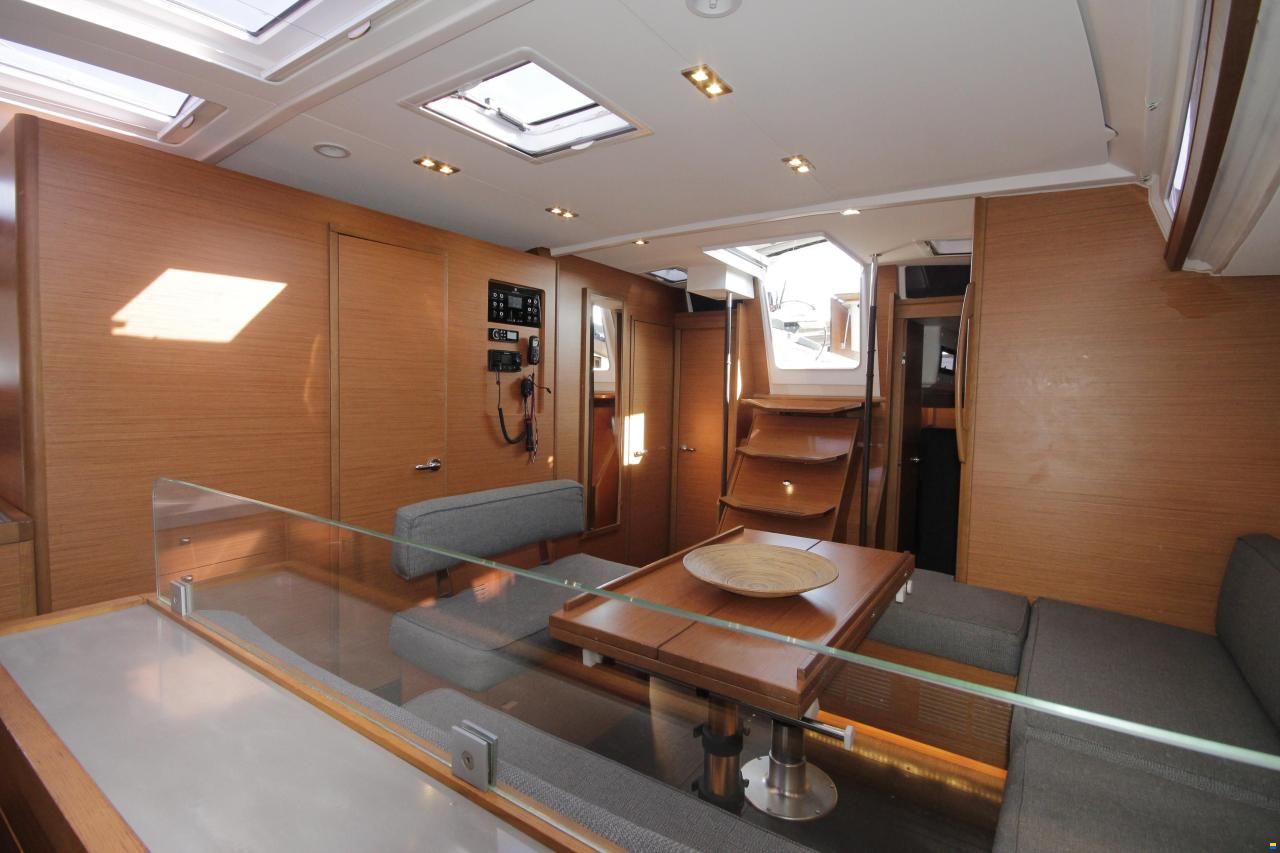Dufour 530