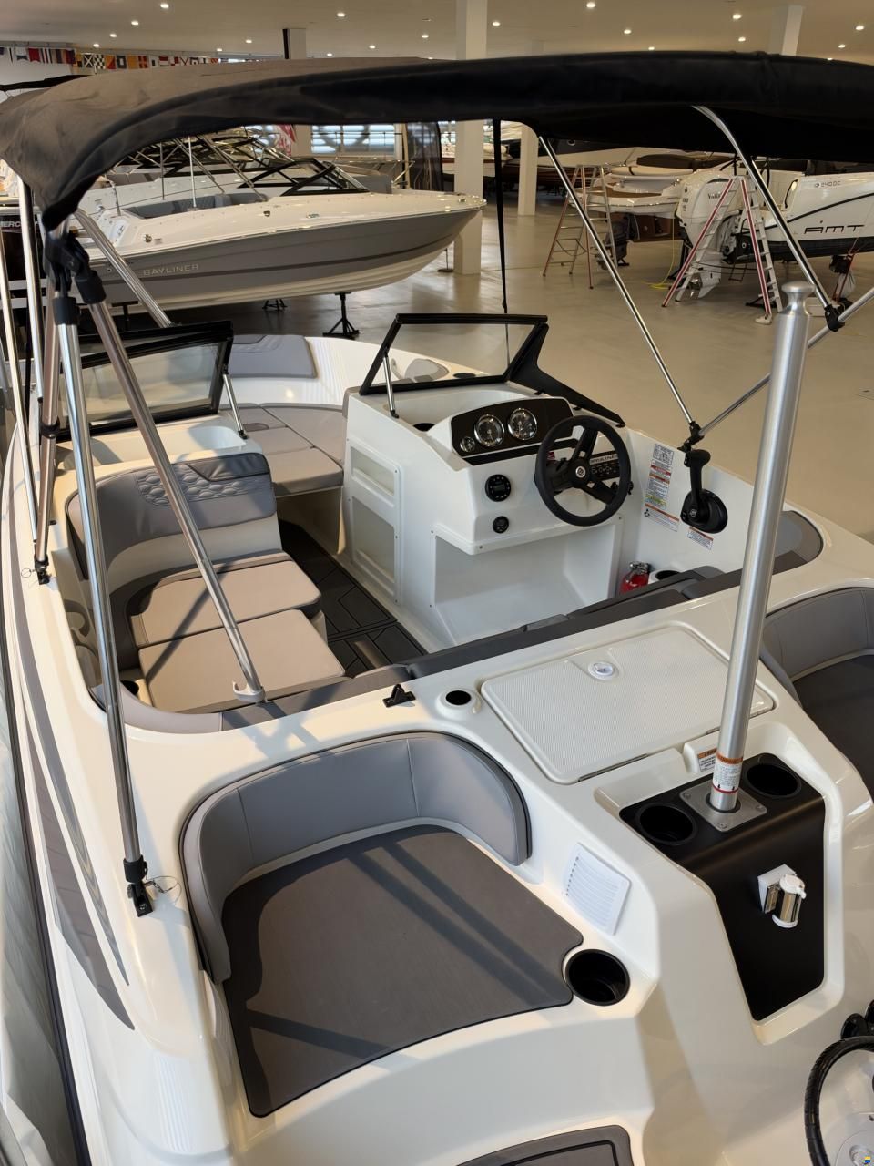 Bayliner Element M17