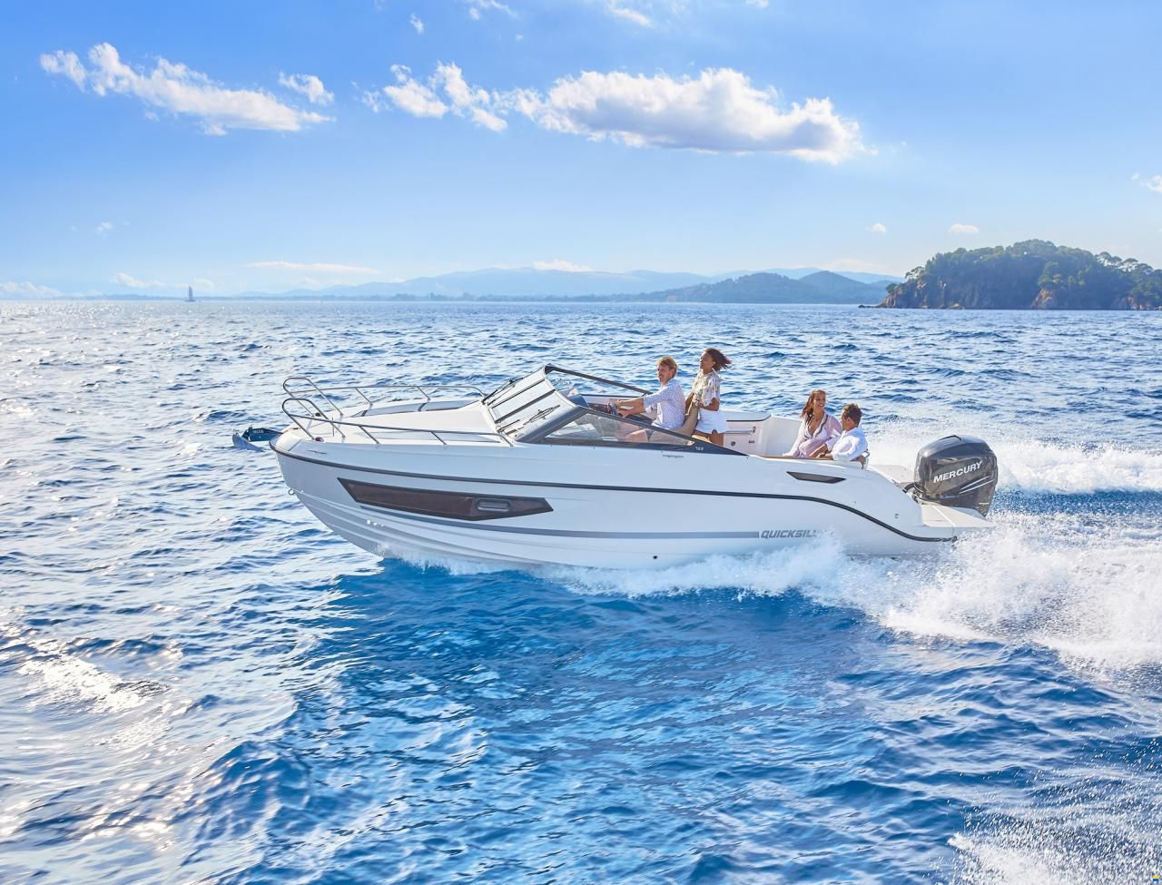 Quicksilver Activ 755 Cruiser, bis 250PS & Trailer (