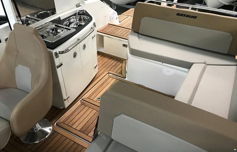 Quicksilver Activ 755 Cruiser, bis 250PS & Trailer (