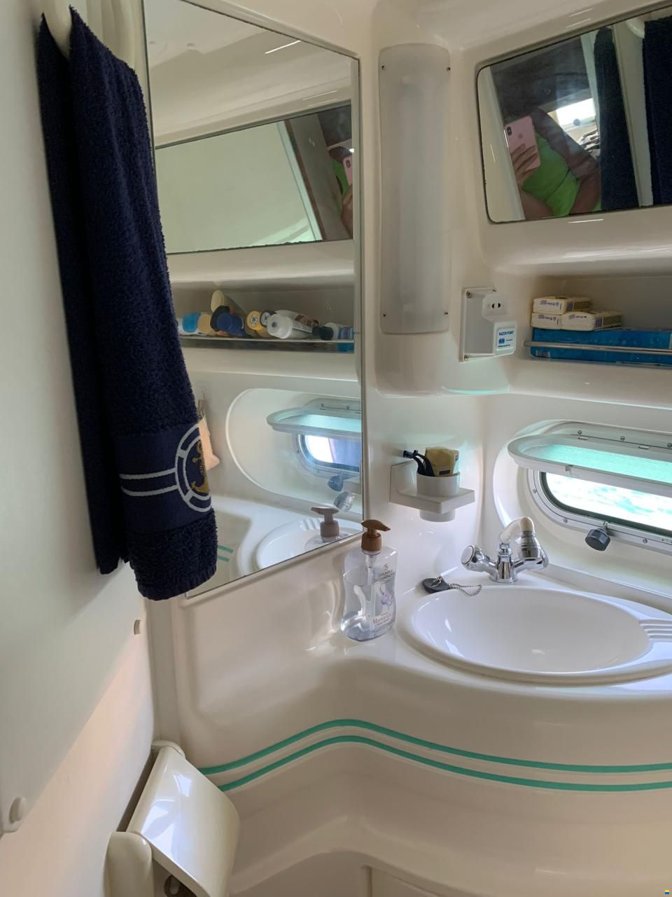 Sealine S37