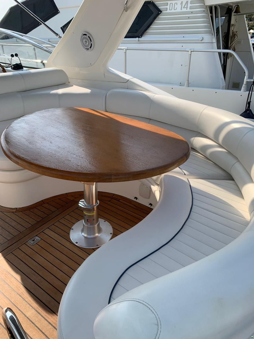 Sealine S37