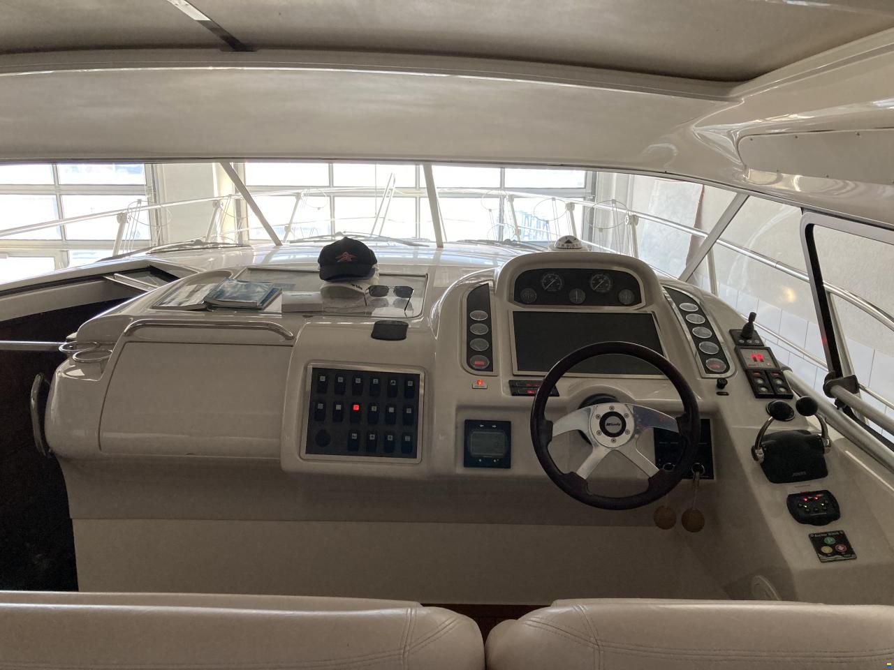 Windy 37 Grand Mistral hard-top