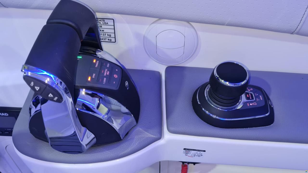 Sea Ray Sundancer 320 Outboard