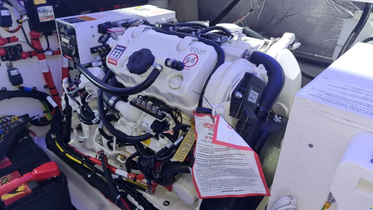 Sea Ray Sundancer 320 Outboard