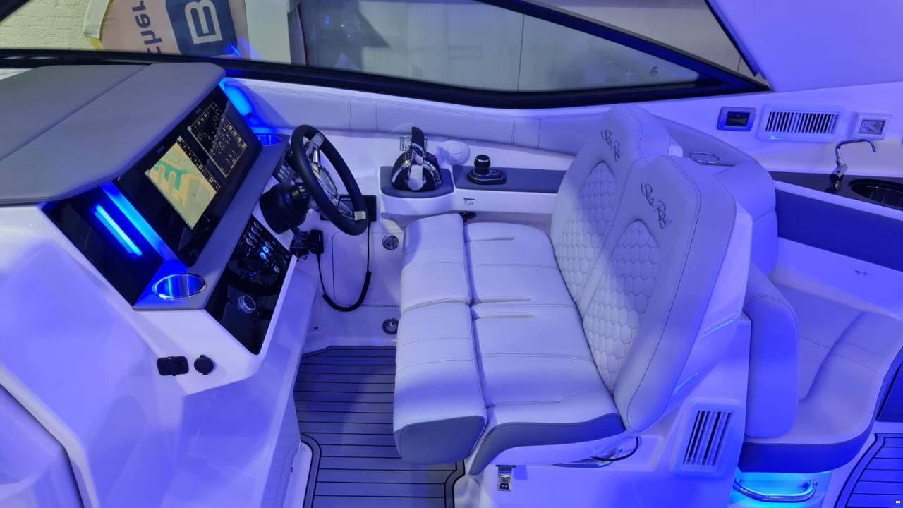 Sea Ray Sundancer 320 Outboard