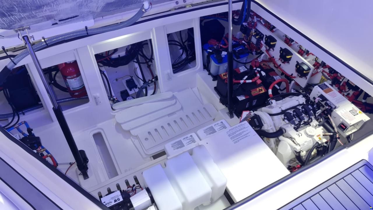 Sea Ray Sundancer 320 Outboard