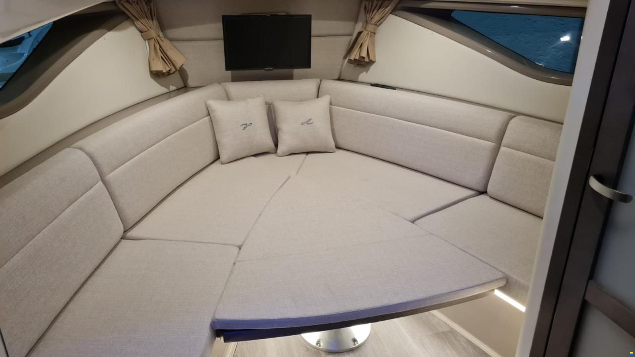 Sea Ray Sundancer 320 Outboard
