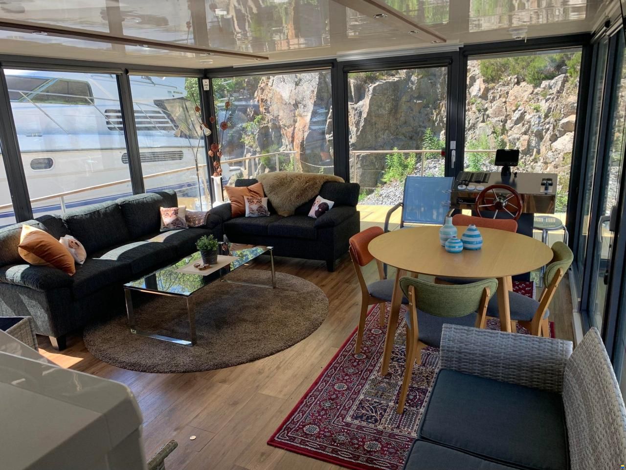 Waterbus Optima Houseboat