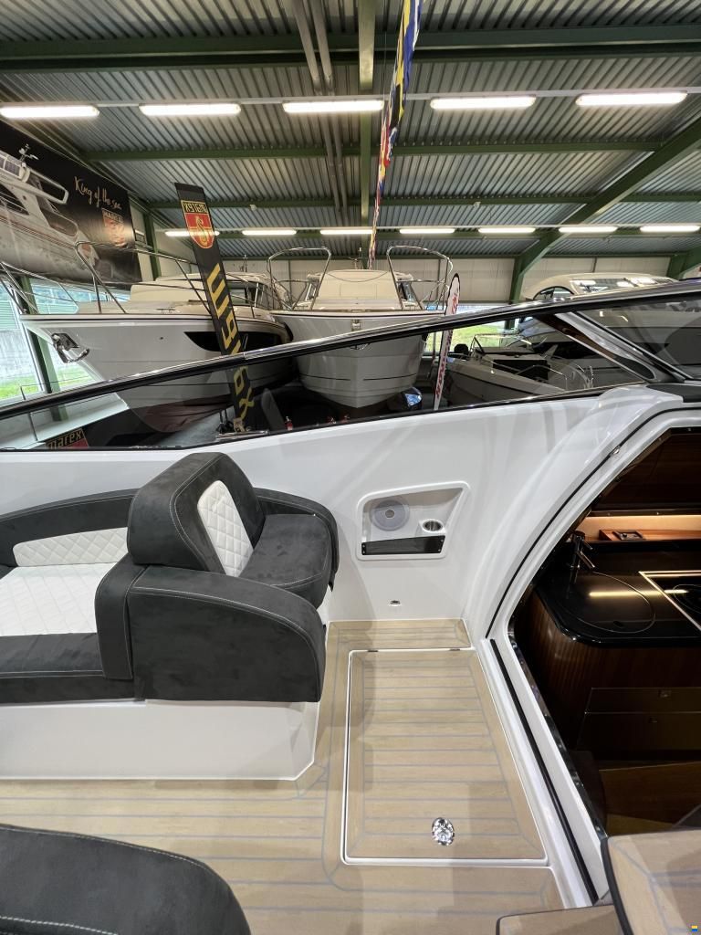 Windy 32 Grand Zonda