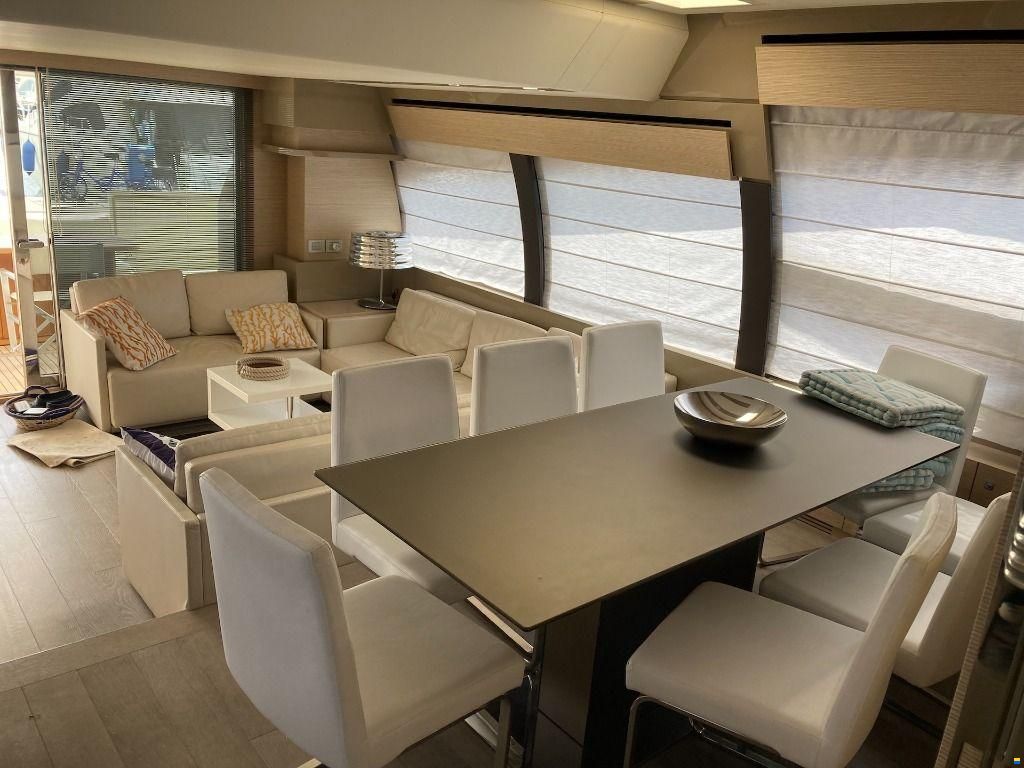 Ferretti 720