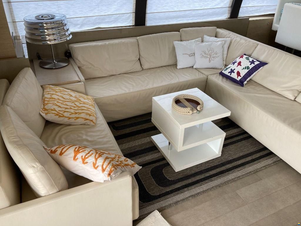 Ferretti 720