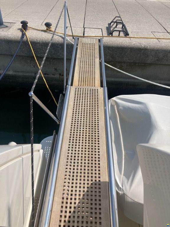 Ferretti 720