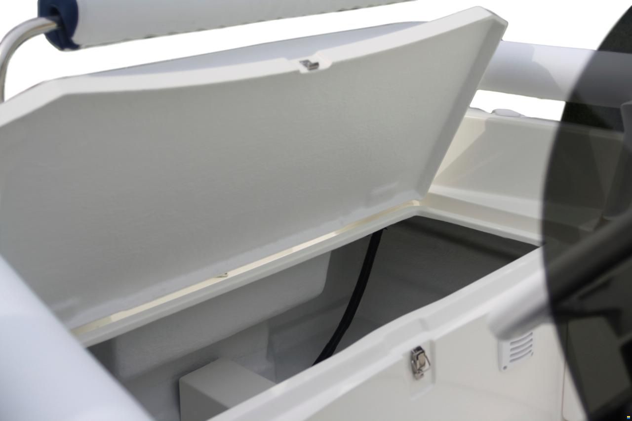 Sunrise Yacht  400 Open