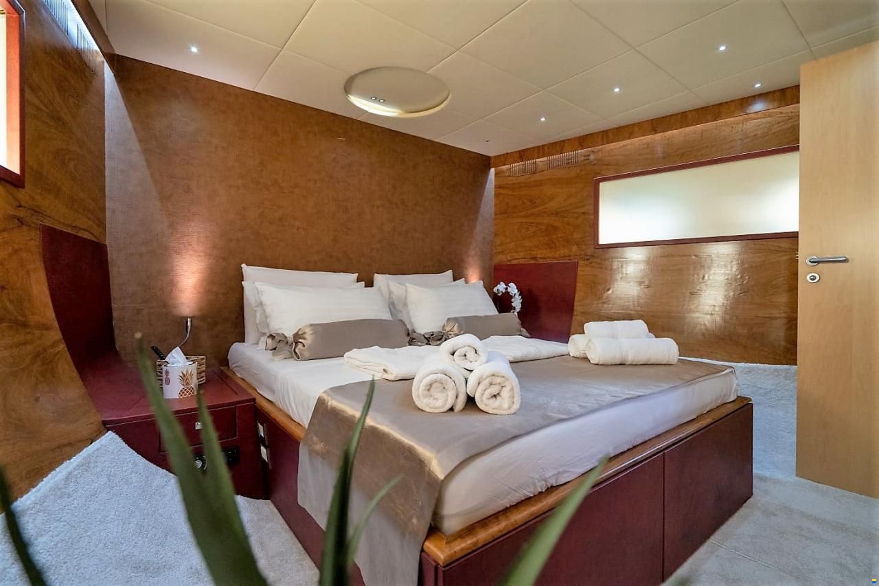 Fashion Yachts 68