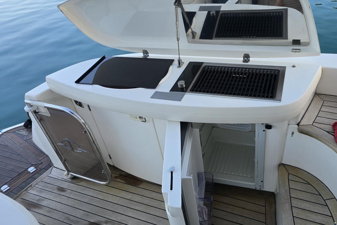 Sealine T 47 FLY