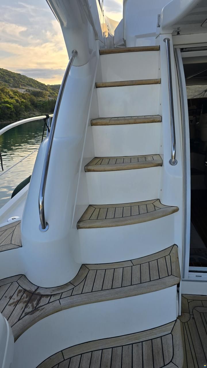 Sealine T 47 FLY
