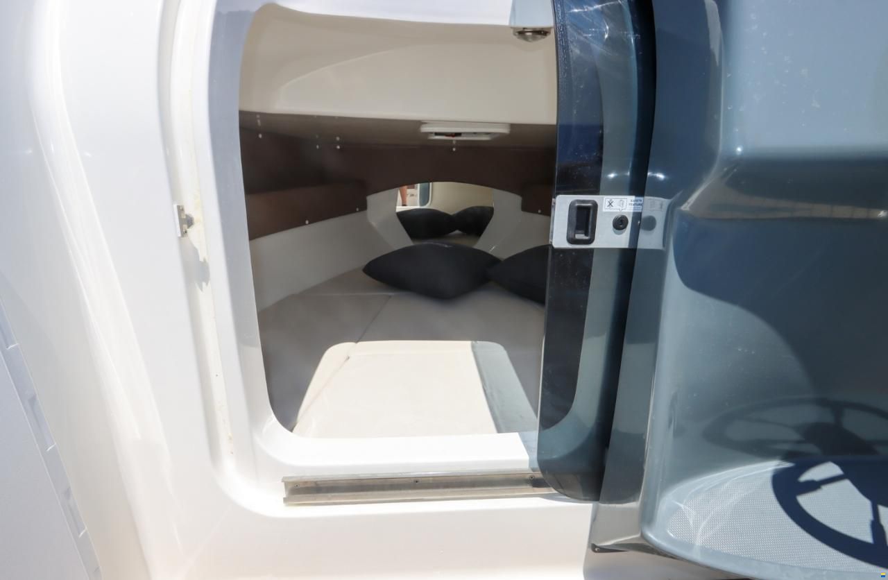 Karel Ionian Sun 600