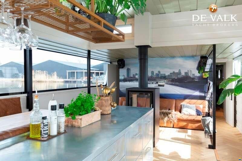 Qrooz Floating Appartment