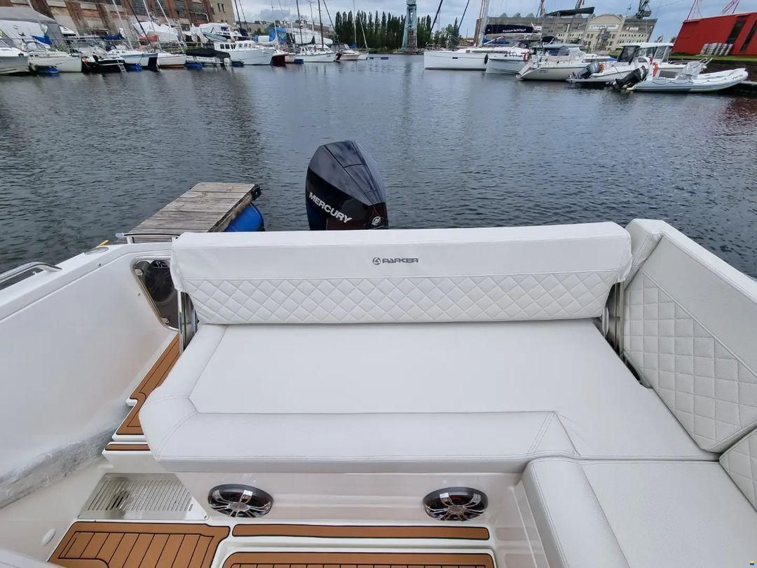 Parker 780 Escape Mercury F250 Verado