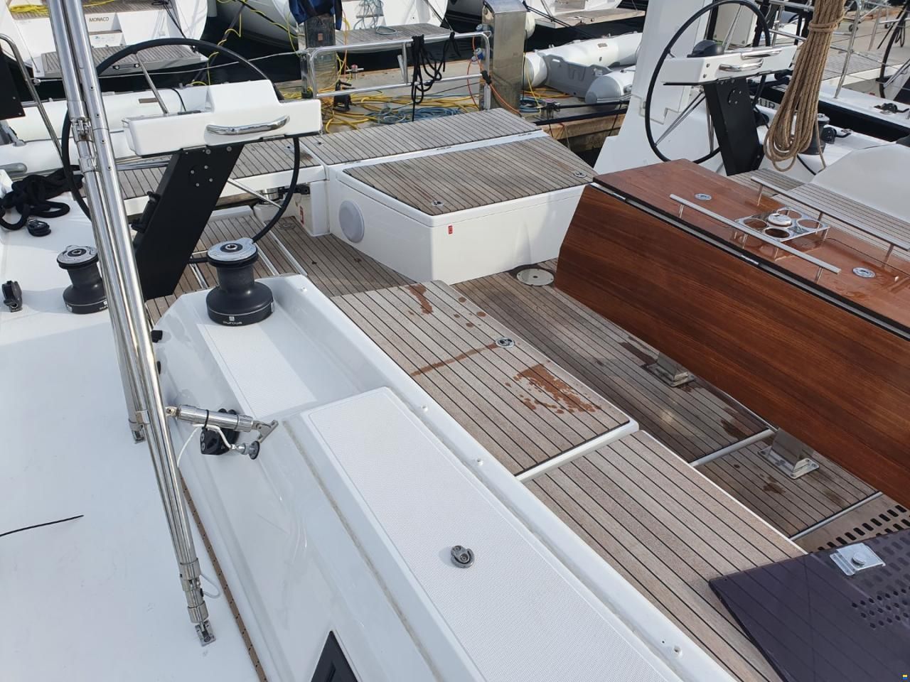Dufour 530