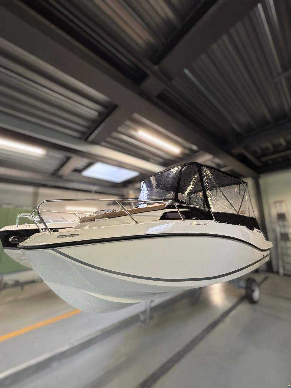 Quicksilver 555 Cabin