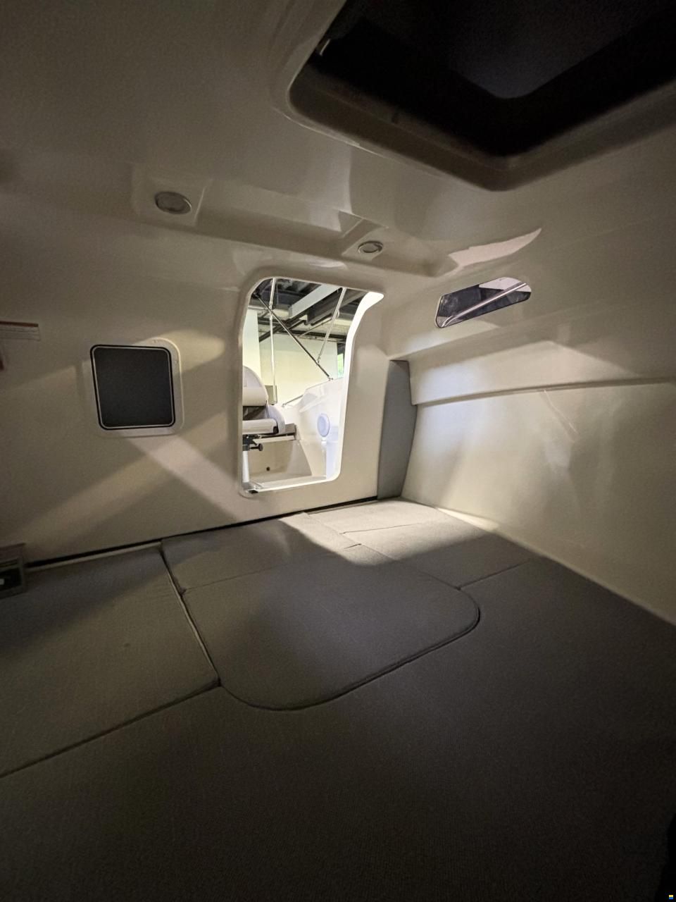 Quicksilver 555 Cabin