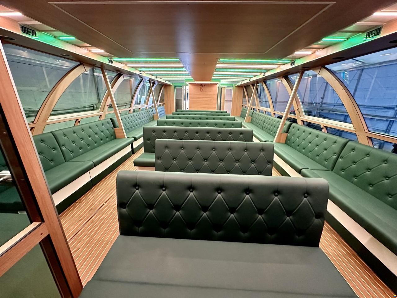 Holiday Boat Sundeck 57 Passenger Catama