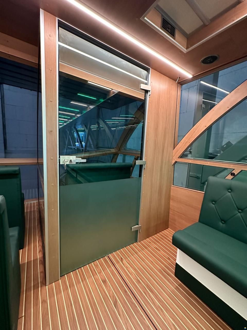 Holiday Boat Sundeck 57 Passenger Catama