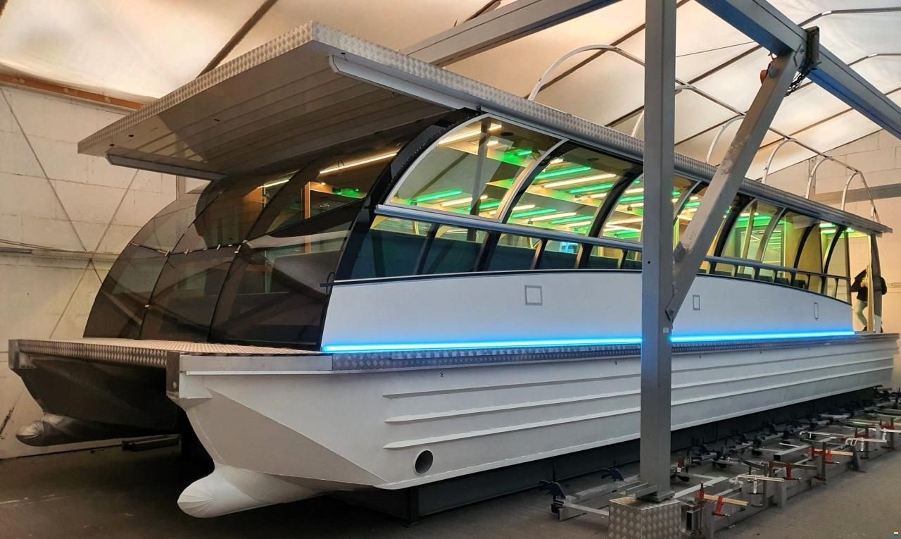 Holiday Boat Sundeck 57 Passenger Catama