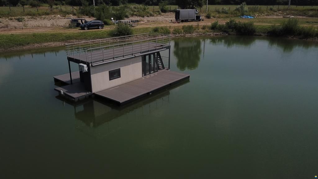 Mobile Houseboat