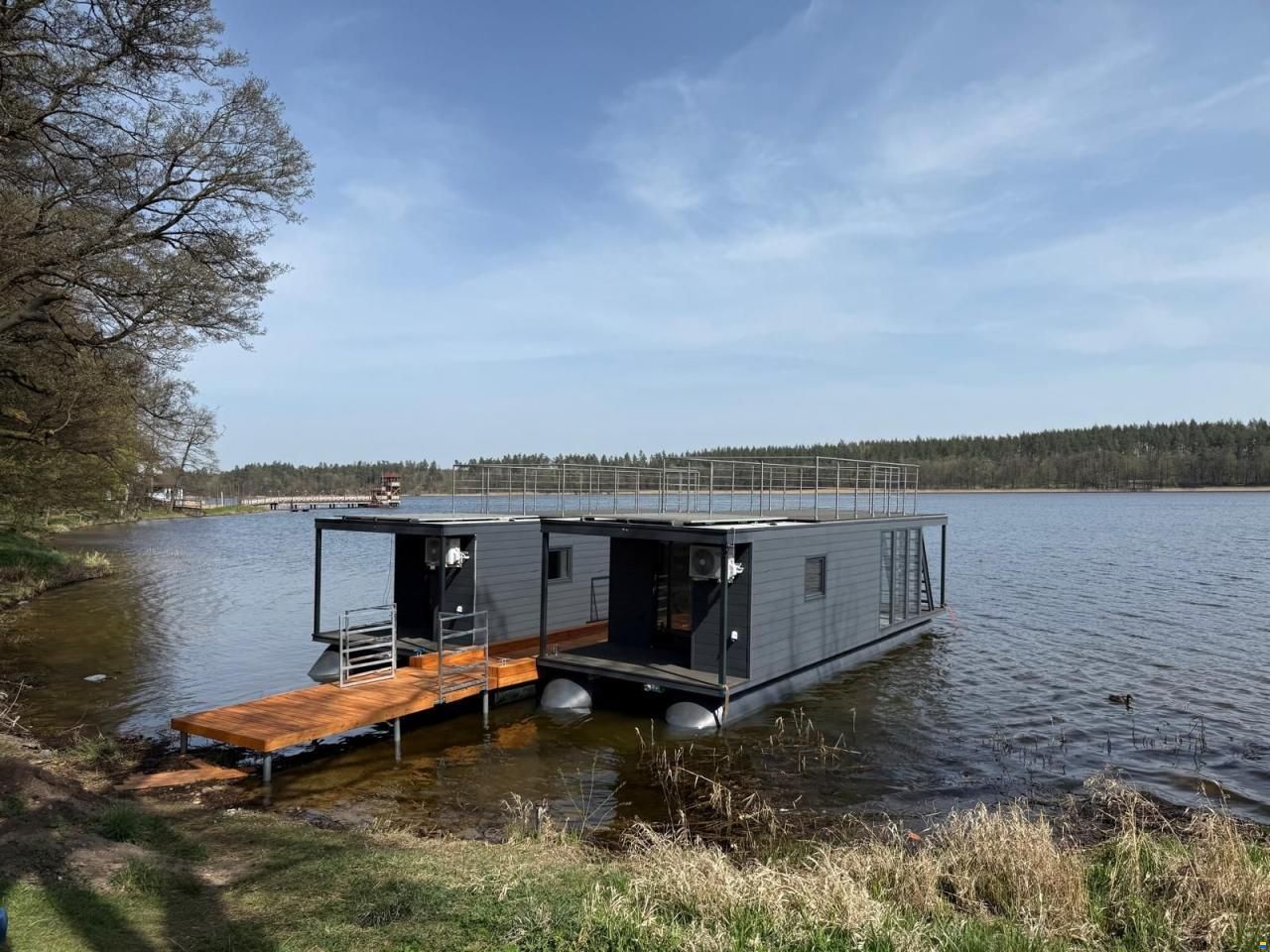 Mobile Houseboat