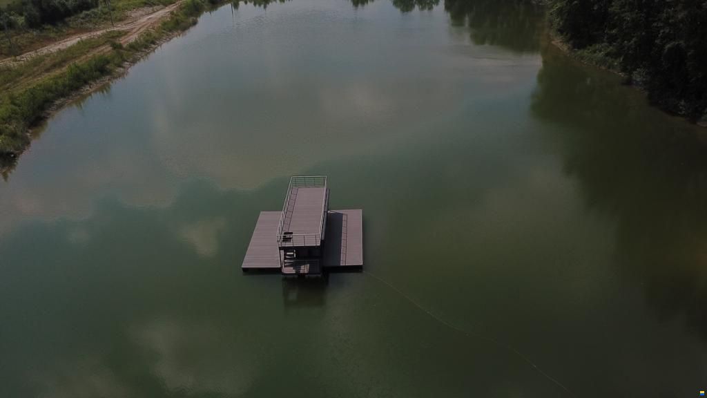 Mobile Houseboat