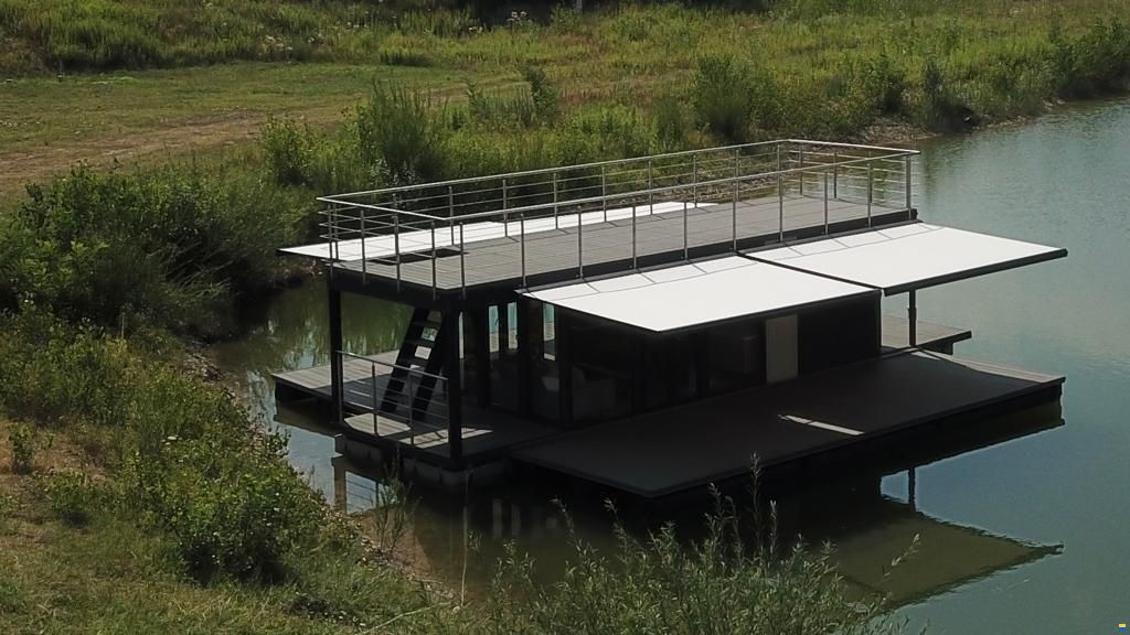 Mobile Houseboat