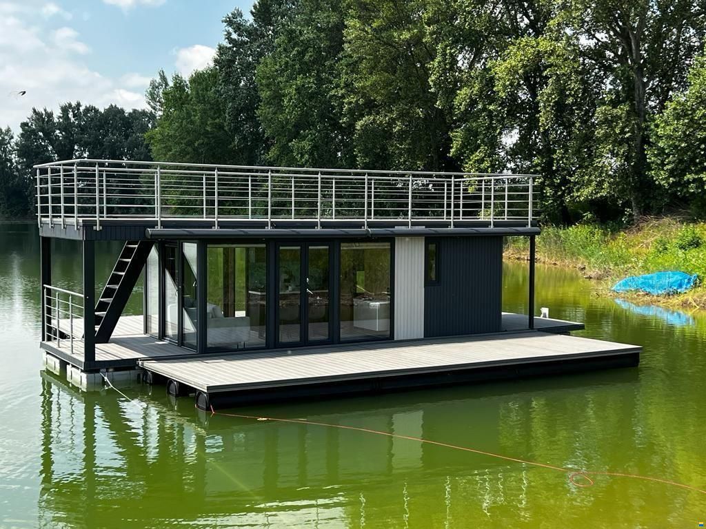 Mobile Houseboat