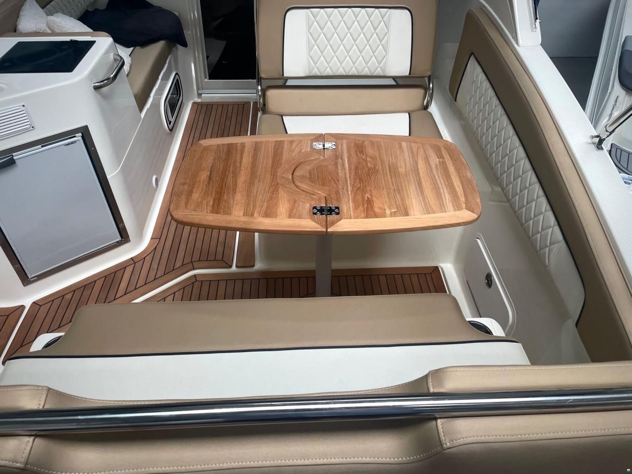 Bayliner Ciera 8