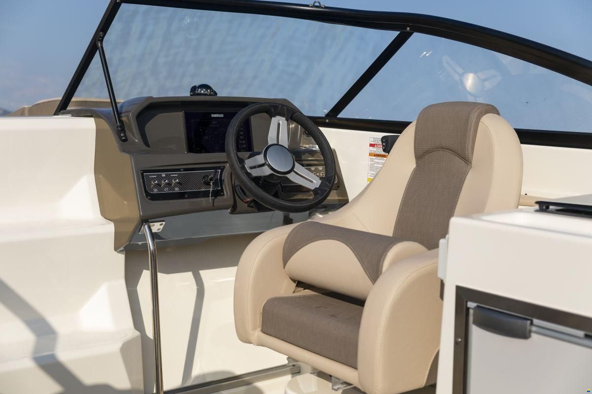 Bayliner VR6 Cuddy
