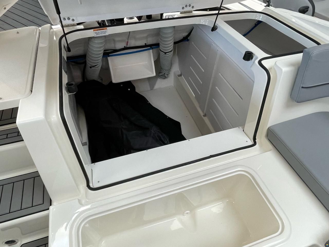 Bayliner VR5 Cuddy