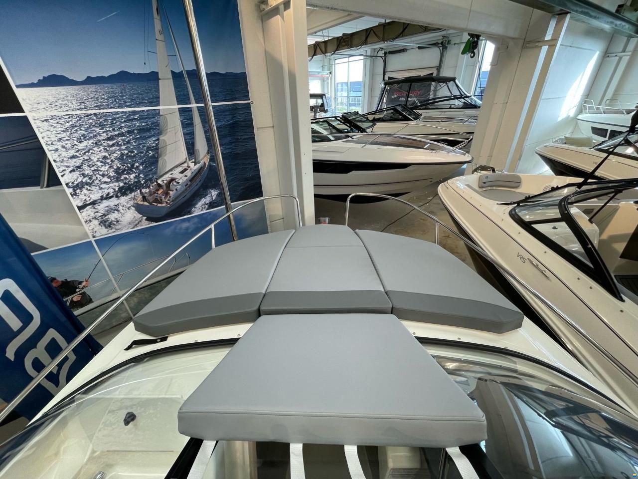 Bayliner VR5 Cuddy