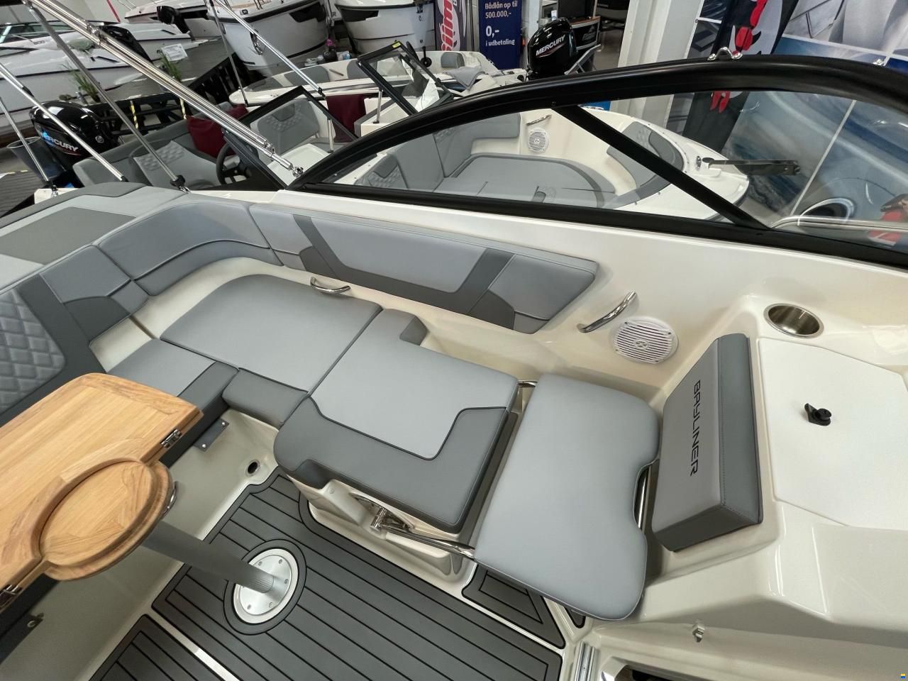 Bayliner VR5 Cuddy
