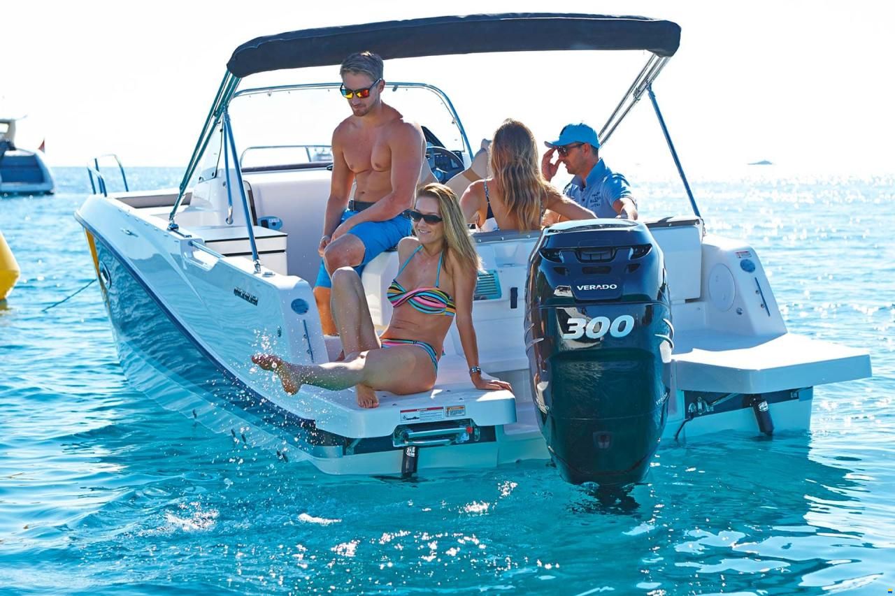 Quicksilver Activ 755 Sundeck