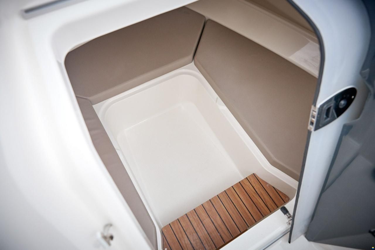 Quicksilver Activ 605 Sundeck