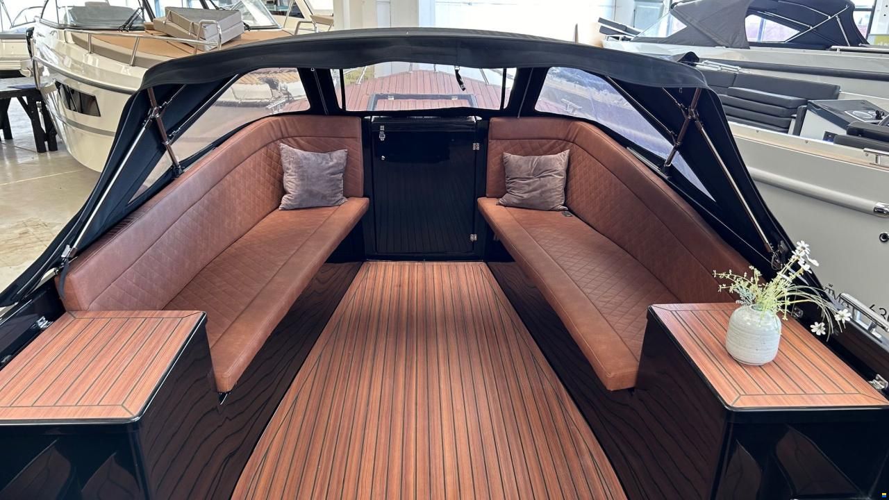 Maxima 750 Flying lounge