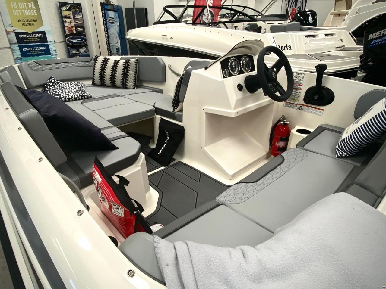 Bayliner M15