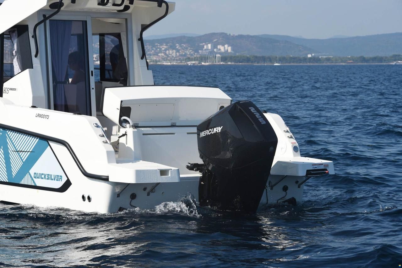 Quicksilver 805 Pilothouse