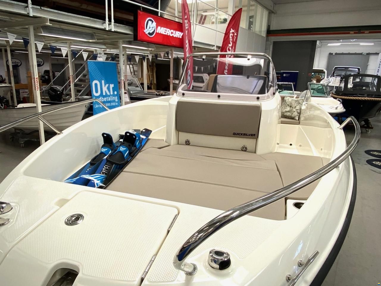 Quicksilver Activ 555 Open NY
