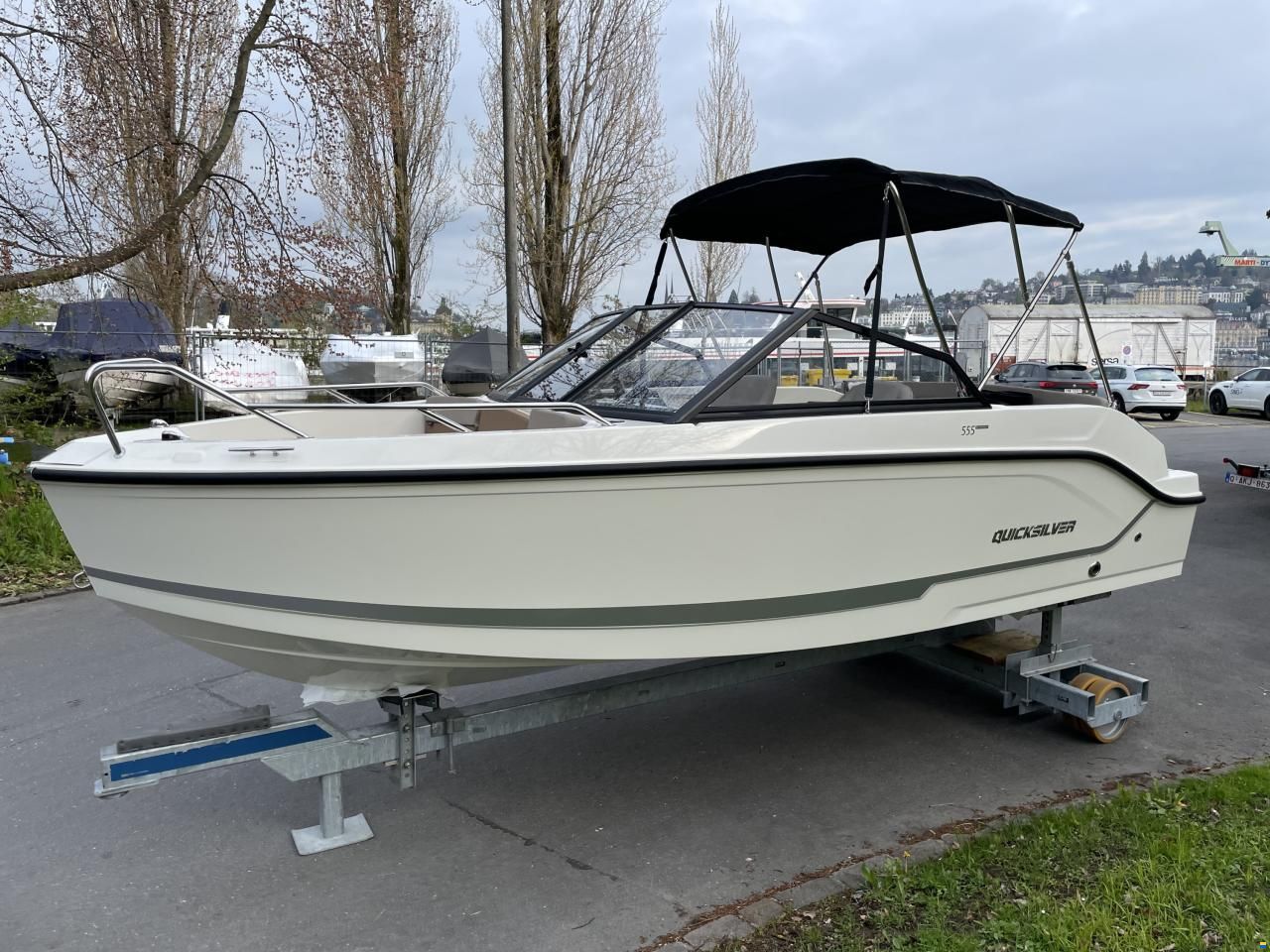 Quicksilver Activ 555 Bowrider