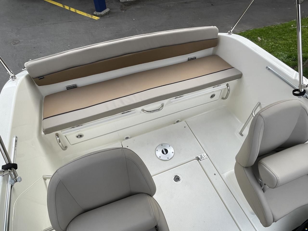 Quicksilver Activ 555 Bowrider